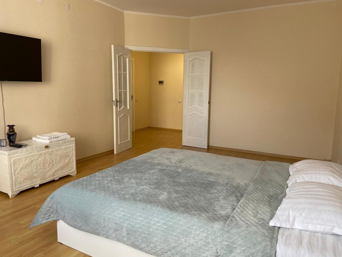אסטנה Apartment in the city centre מראה חיצוני תמונה